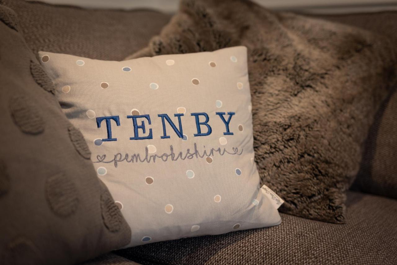 3 South Beach Court - Cosy Seafront Apartment Tenby Eksteriør billede