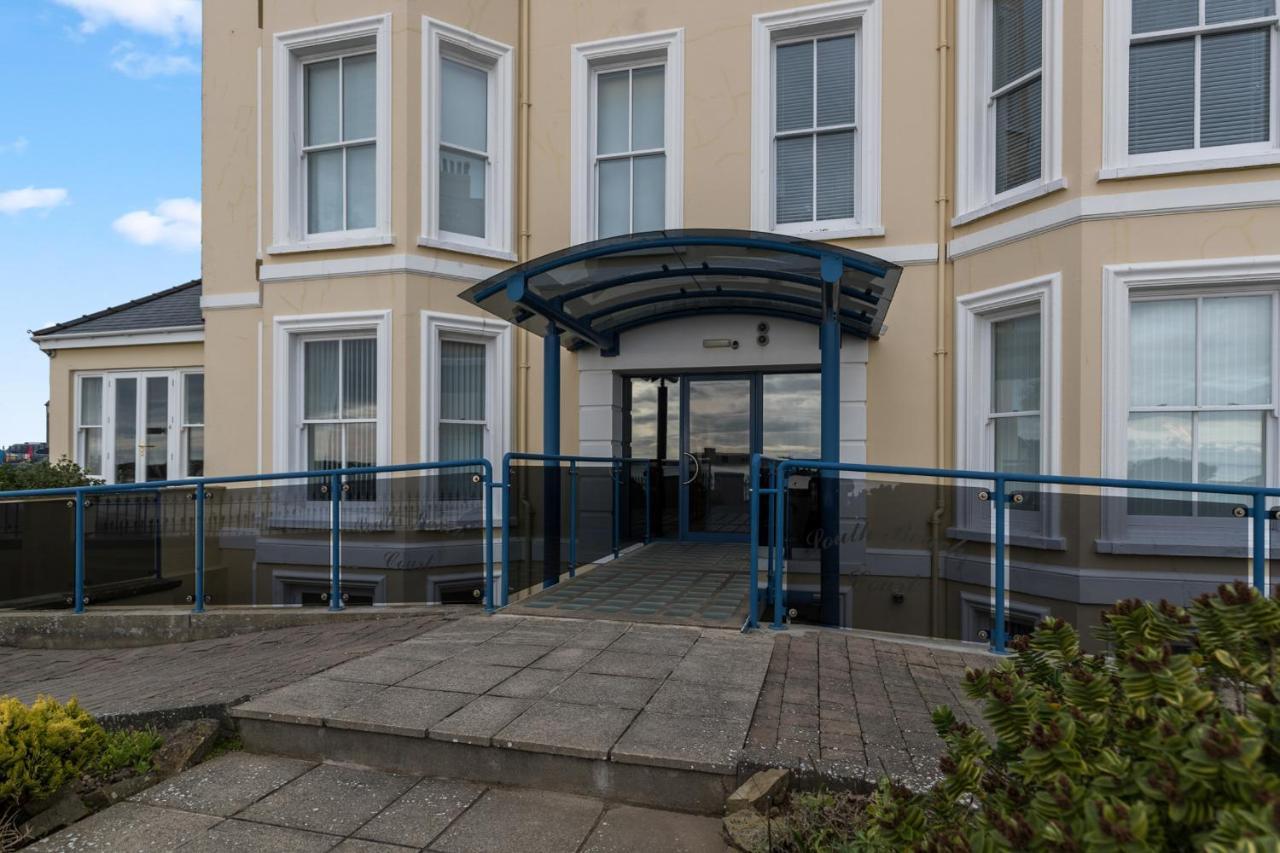 3 South Beach Court - Cosy Seafront Apartment Tenby Eksteriør billede